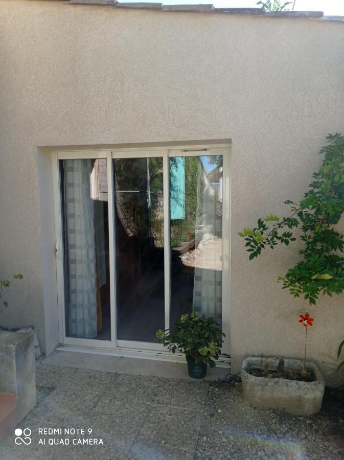 Agreable Appartement Au Calme Villeneuve  Exterior foto